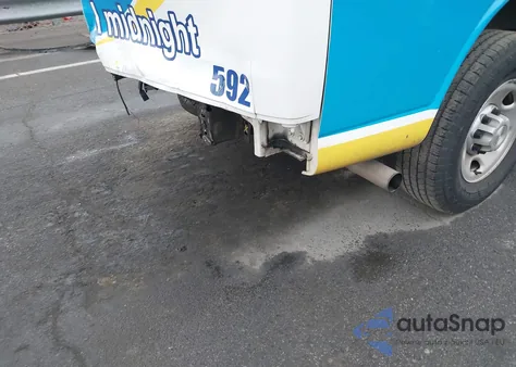 2023 Chevrolet Express Cargo Rwd 2500 Regular Wheelbase Wt from USA, damaged, VIN 1GCWGAFP8P1135697